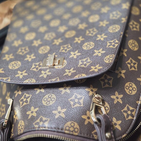 Roberto convertible Purse/Knapsack - Picture 6 of 11